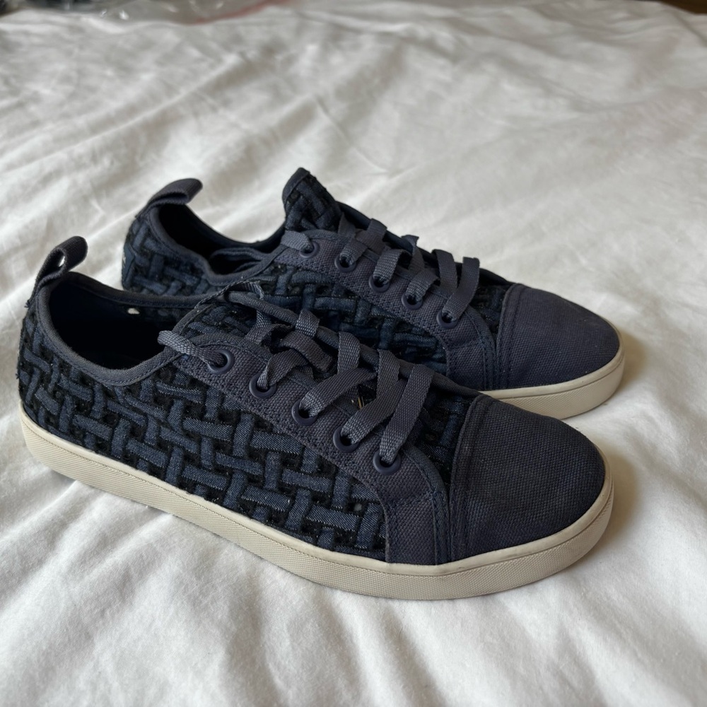 Koolaburra Ugg Kellen Low Lace Denim Sneaker Coastal Fisherman Beachy Americana